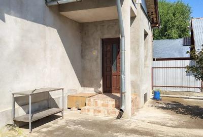 Casă cu Teren 917 Mp în Stâlpu - 2