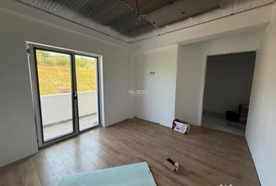 Apartament cu 2 camere decomandat în Vișani - 3