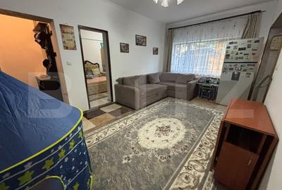 Apartament cu 3 camere decomandat, mobilat în Bucium
