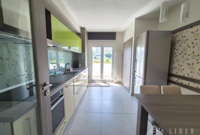 Apartament cu 3 camere decomandat, mobilat în Zorilor