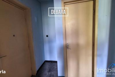Apartament cu 3 camere în Lupeni