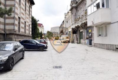 Spațiu comercial, de 97.190002441406 mp, în P-ța Ovidiu