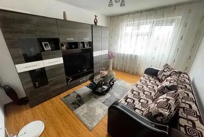 Apartament cu 4 camere decomandat în Drăgănești-Olt - 10
