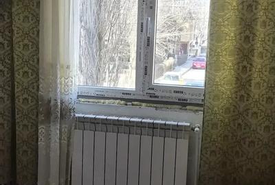 Apartament cu 3 camere semidecomandat în Central - 2