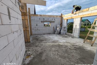 Casă cu 3 camere în Berchișești