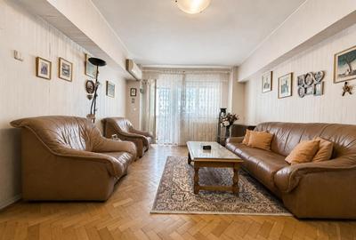 Apartament cu 3 camere semidecomandat în P-ța Victoriei - 1