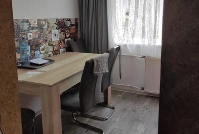 Apartament cu 3 camere decomandat în Rogerius