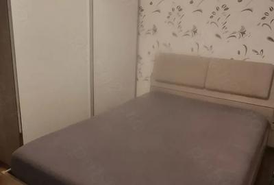 Apartament cu 3 camere decomandat în Cet - 9