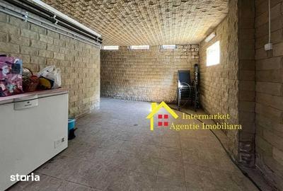 Casă cu 4 camere cu Teren 598 Mp în Central
