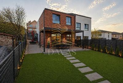 Duplex cu 5 camere cu Canalizare în Exterior Est - 1
