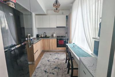 Apartament cu 3 camere semidecomandat în Central