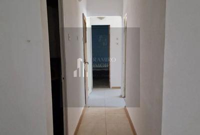 Apartament cu 3 camere decomandat în Mihai Bravu
