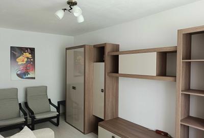 Apartament cu 3 camere decomandat în Lazaret - 2
