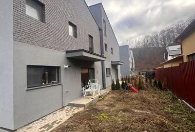 Duplex cu 5 camere cu Teren 250 Mp în Florești - 1
