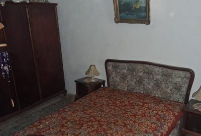 Casă cu 3 camere cu Teren 2200 Mp în Central