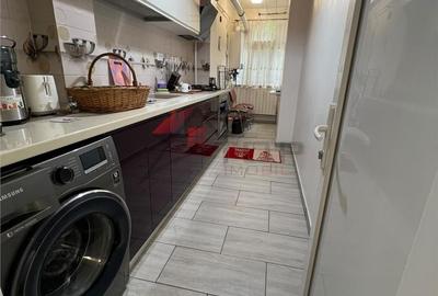 Apartament cu 2 camere decomandat în Nicolina