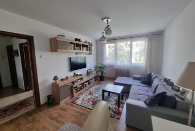 Apartament cu 3 camere decomandat în 1 Decembrie 1918 - 2
