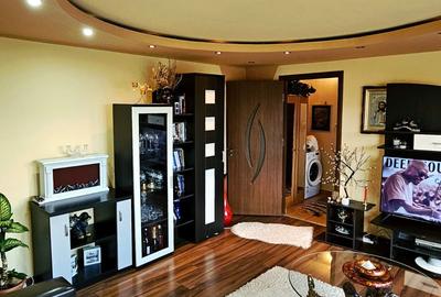 Apartament cu 2 camere decomandat, mobilat în Central
