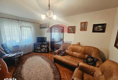 Apartament cu 4 camere decomandat în Central