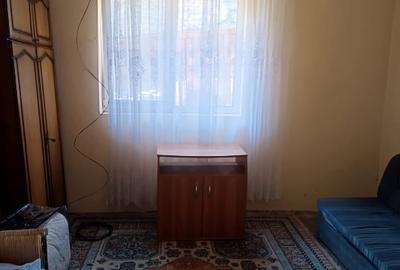Casă cu 3 camere cu Canalizare în Ultracentral - 2
