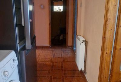 Apartament cu 3 camere decomandat în 1 Mai