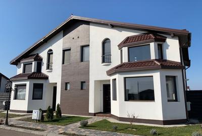 Casă cu 4 camere cu Canalizare în Corbeanca