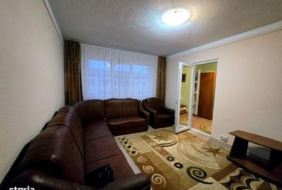Apartament cu 3 camere nedecomandat în Micro 6