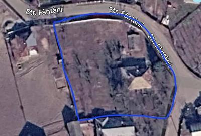 Casă cu Teren 1700 Mp în Gioseni