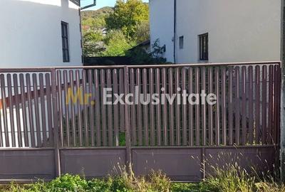 Casă cu Teren 221 Mp în Corbi