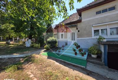 Casă cu 3 camere în Cornești