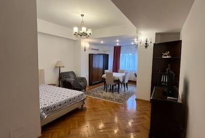 Garsonieră decomandată în Clucerului