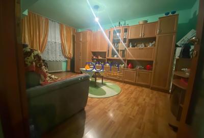 Apartament cu 4 camere decomandat în Central - 3