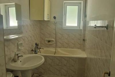 Spațiu comercial, de 65 mp, în Central - 4