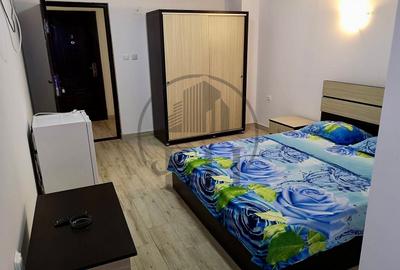 Spațiu comercial, de 1,247.3100585938 mp, în Est - 14