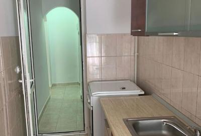 Garsonieră decomandată în Rahova