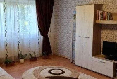 Apartament cu 2 camere decomandat în Apărătorii Patriei