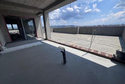 Penthouse cu 3 camere decomandat în Țiglari