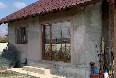 Casă individuală cu 2 camere cu Canalizare în Schela