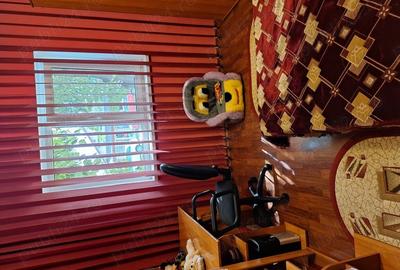 Apartament cu 3 camere decomandat în Roznov - 2
