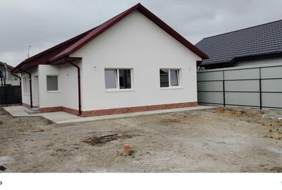 Casă cu 3 camere în Cazasu - 8