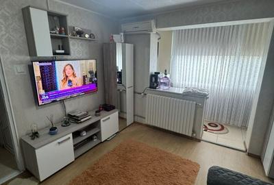 Apartament cu 2 camere semidecomandat, mobilat în Tomis Nord