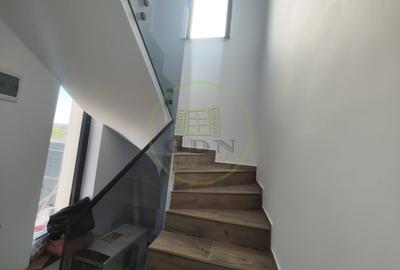 Casă individuală cu 4 camere cu Teren 340 Mp în Malu Mare - 12
