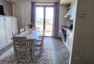 Apartament cu 3 camere semidecomandat, mobilat în Central