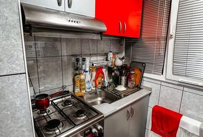 Apartament cu 3 camere decomandat în Fizicienilor