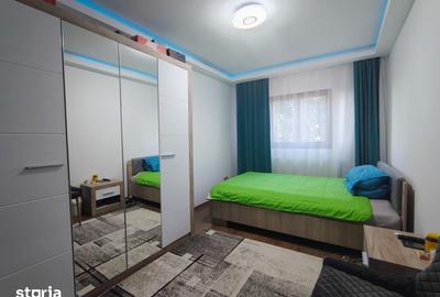 Casă cu 4 camere cu Teren 1299 Mp în Șimnicu de Sus - 9
