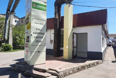 Spațiu comercial, de 30,000 mp, în Central - 10