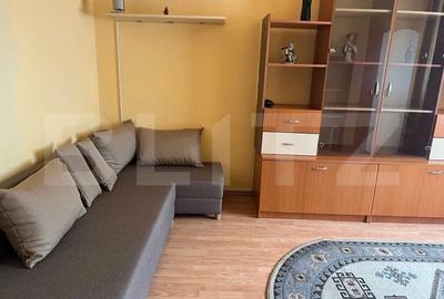 Garsonieră decomandată, mobilată în Astra