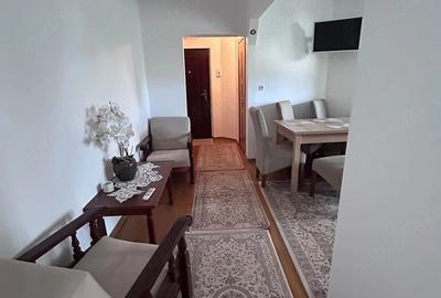 Apartament cu 3 camere decomandat în Micro 16