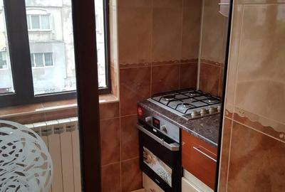 Apartament cu 3 camere decomandat în Vărsătura - 3