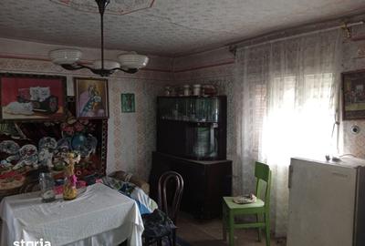 Casă cu 3 camere cu Teren 720 Mp în Central - 2